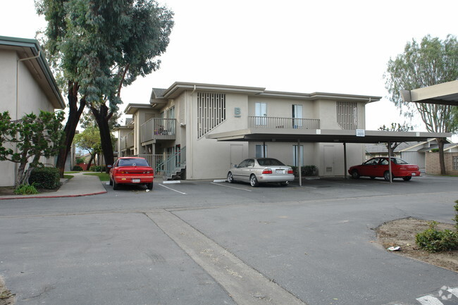 Building Photo - Salinas Pointe Apartments