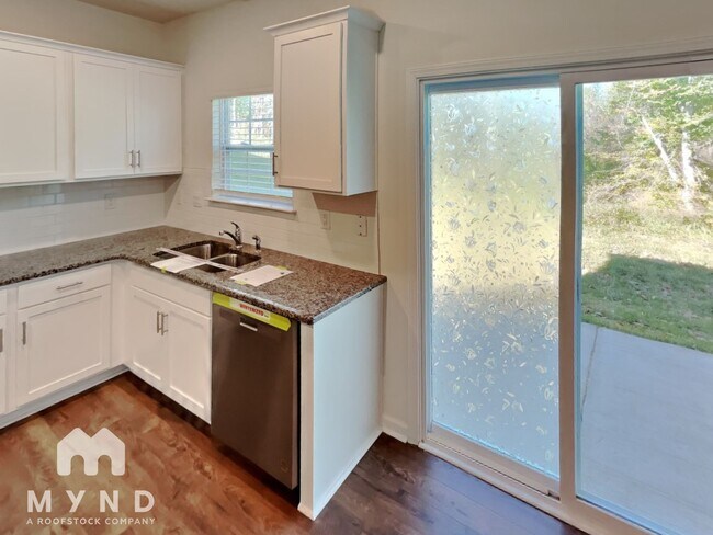 Foto del edificio - 4139 Village Blvd NW