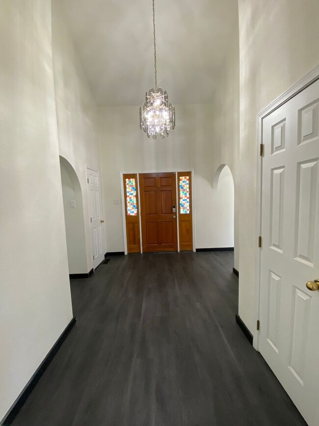 Building Photo - Big and Spacious Four Bedroom Home on the ...