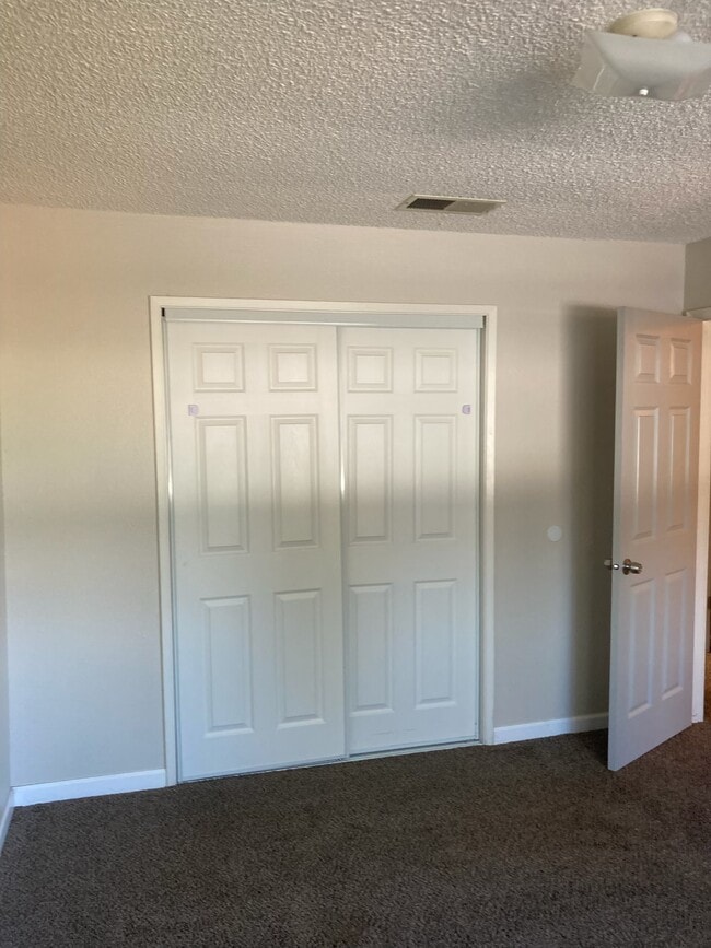 Foto del edificio - 1099 Stonegate Cove Dr