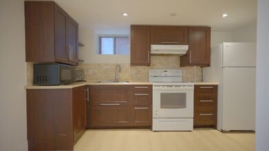 Building Photo - 7 Harvard Ave