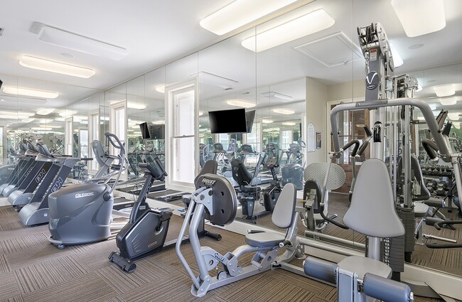 Building Photo - Reflections of Island Park Apartments