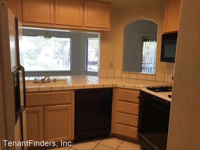 Foto del edificio - 2 br, 2 bath House - 21103 Gary Drive 201