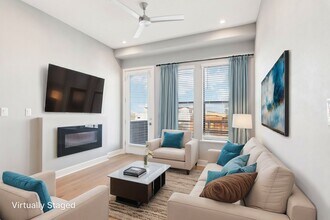 Building Photo - Cityscape Star