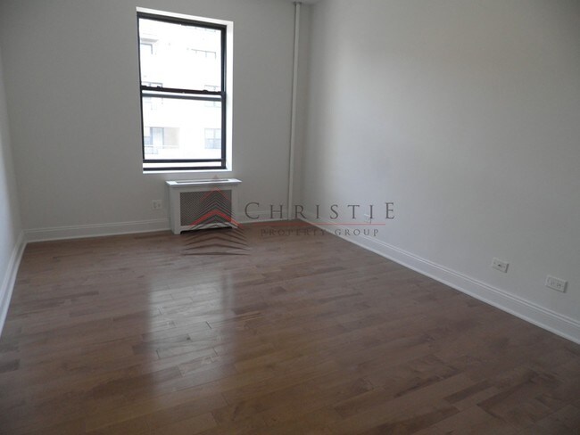 Building Photo - 395 Fort Washington Ave