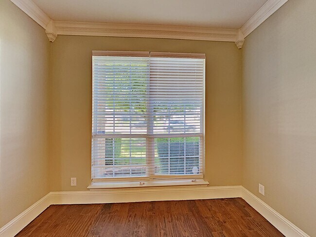 Building Photo - 1804 Walnut Hills Ln
