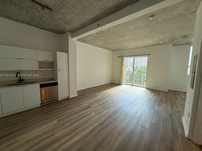 Building Photo - 234 NE 3rd St