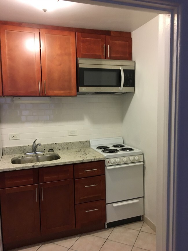 6611 Sheridan N Rd Unit 206, Chicago, IL 60626 Apartments in Chicago