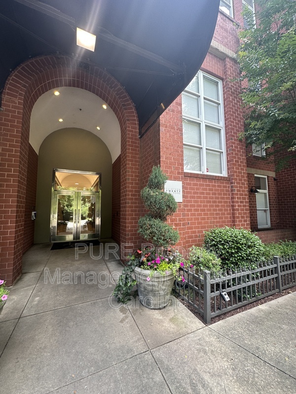 Foto del edificio - 1320 Fillmore Ave