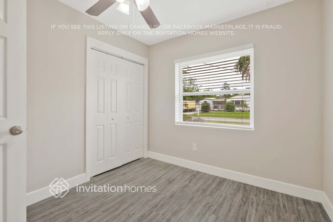 Foto del edificio - 4737 Sussex Ave
