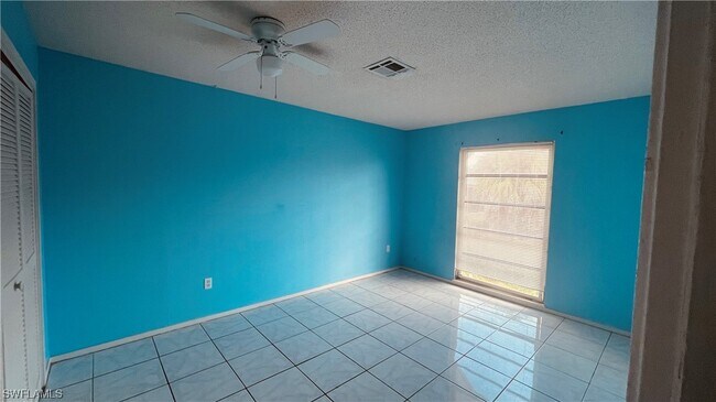 Foto del edificio - 17375-17377 Dowling Dr