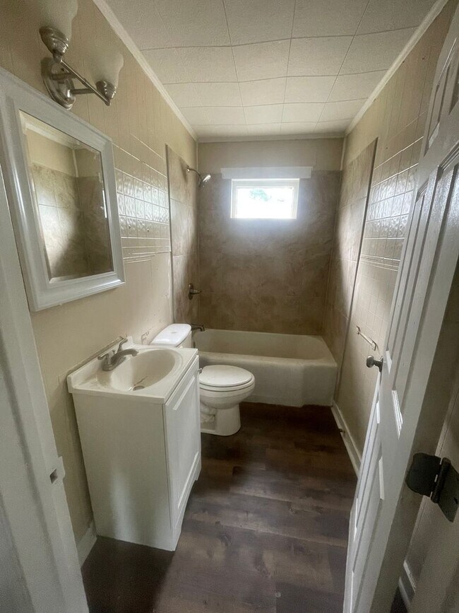 Foto del edificio - 1220 S Francis Ave