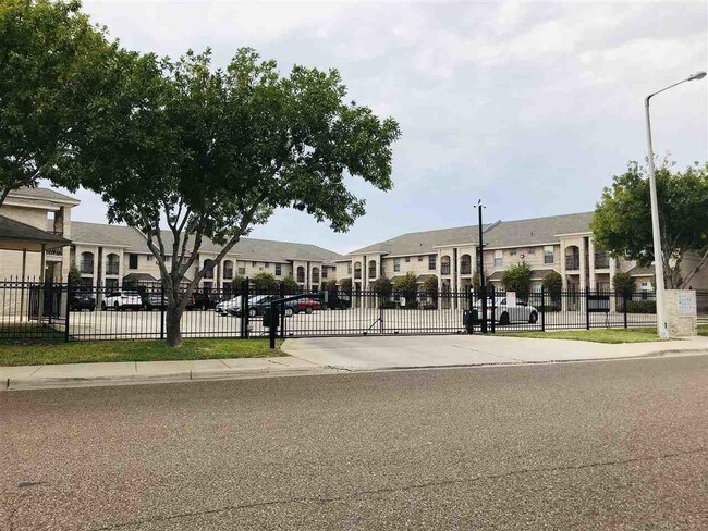 Foto del edificio - 8416 Springfield Ave