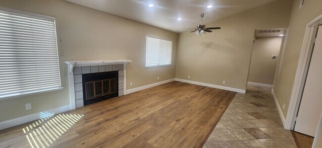Foto del edificio - Updated 3 Bedroom 2 Bathroom Home in Pocke...