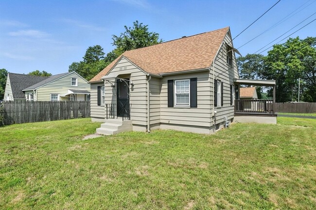 Photo - 1118 Boston Rd Apartment