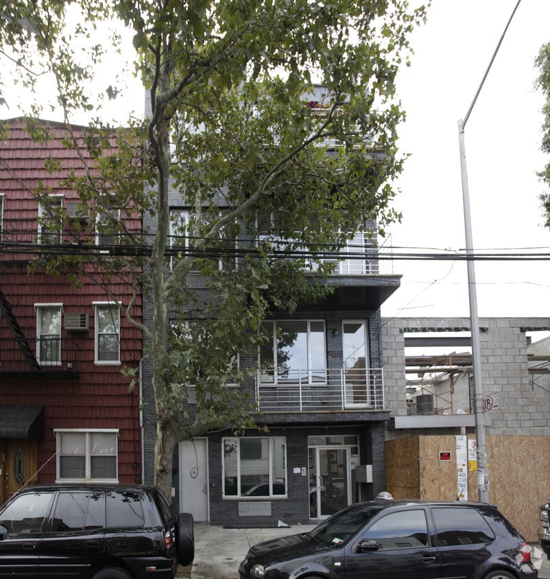Building Photo - 174 Skillman Ave