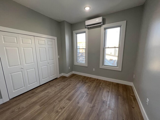 Foto del edificio - 1076 Summit Ave