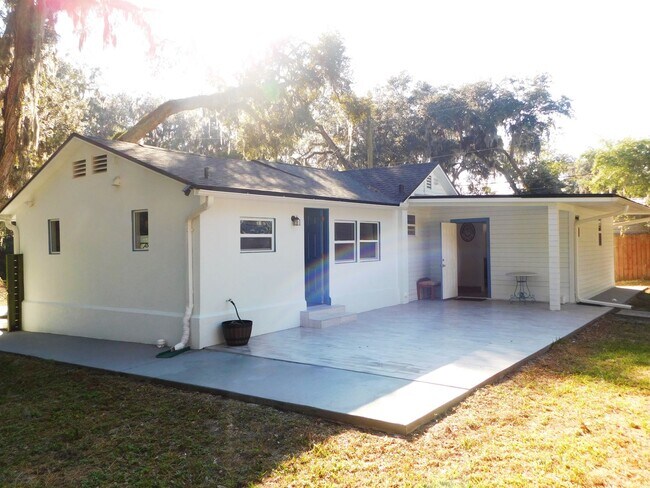 Foto del edificio - Beautifully Remodeled South side Cottage N...