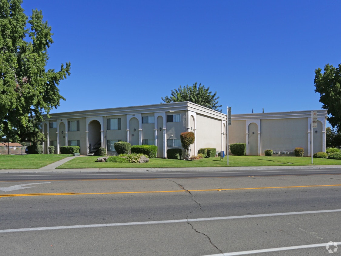 Primary Photo - Clovis Courtyard Apartments