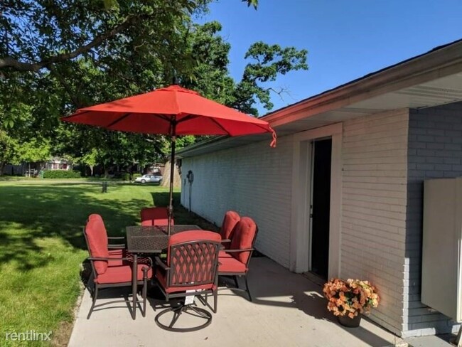 Building Photo - 3 br, 2 bath Mobile Home - 1558 W Shawnee Rd