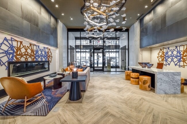 Building Photo - Monroe Street Market