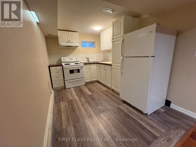 Building Photo - 62 Scarbell Dr