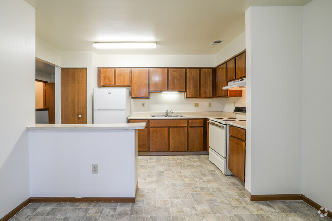 2BR, 1BA - 961SF - Cocina - Trinity Village I