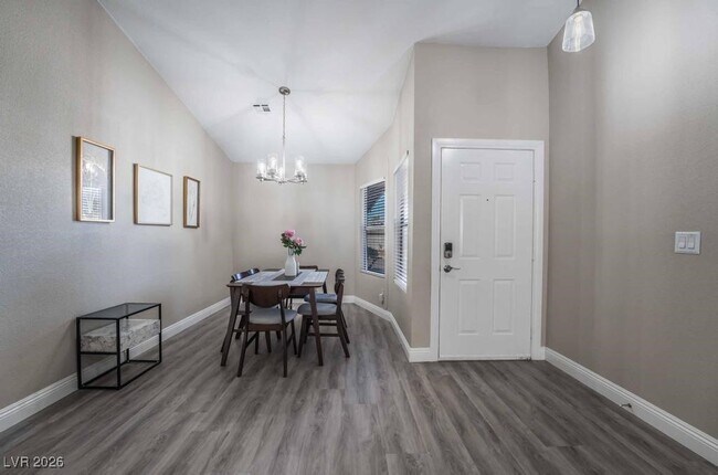 Foto del edificio - 8233 Ducharme Ave