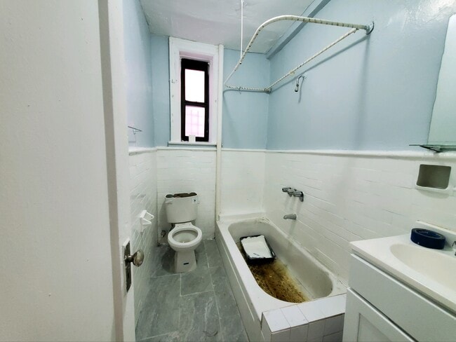 bathroom - 515 Saratoga Ave