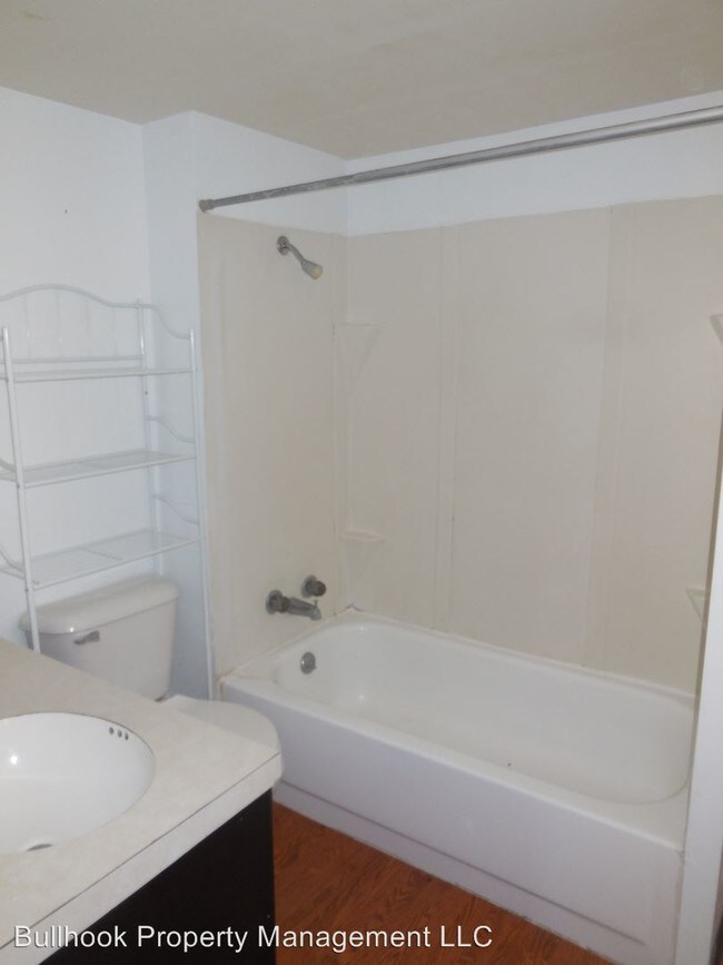 Building Photo - 446 10th Ave