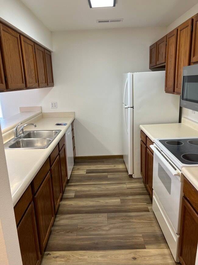 Cocina - 457 N Front St