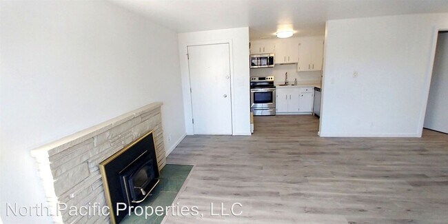 Building Photo - 4235-4239 27th Ave W