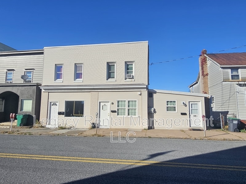 Primary Photo - 107 -109 E Blaine St