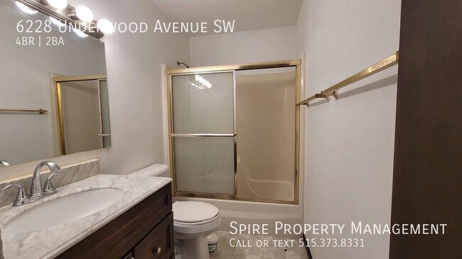 Building Photo - 4 bedroom 2 bath home in great SW location!