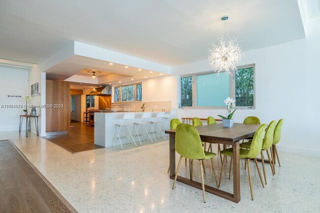 Foto del edificio - 620 E Dilido Dr