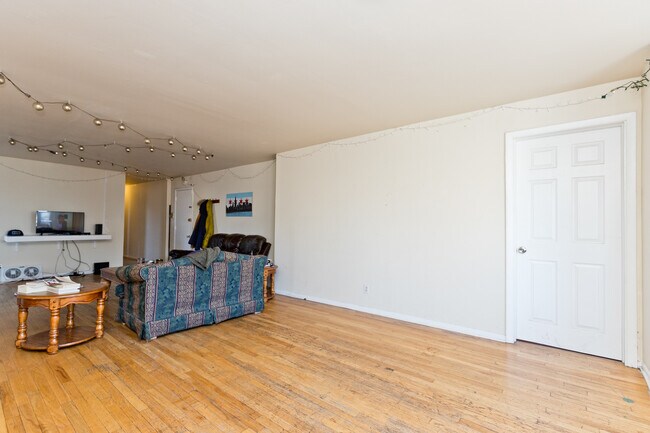 Foto del edificio - 1463 W Chicago Ave