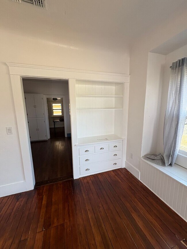 Building Photo - Gorgeous 4 bedroom with HUGE Lot in Colton...