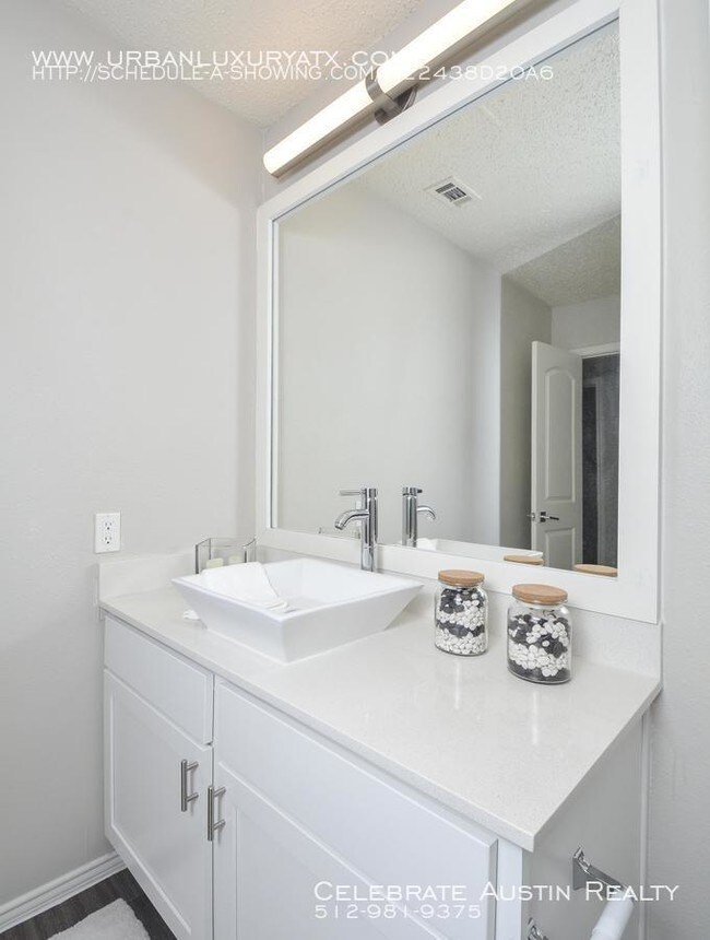 Building Photo - 2 bedroom in Austin TX 78704