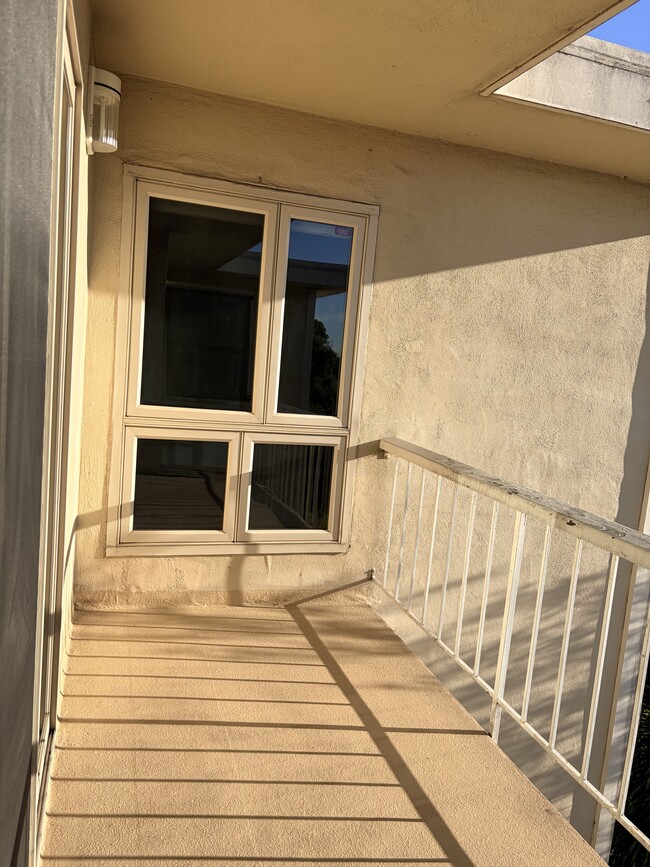 Foto del edificio - 590 El Dorado Ave