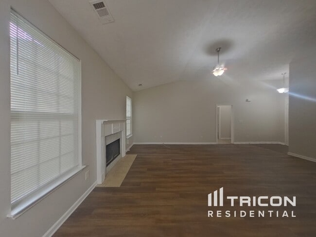 Building Photo - 2224 Boone Ct