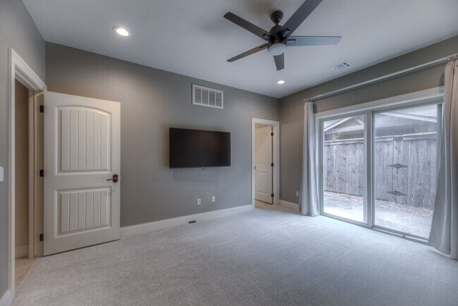 Building Photo - For Lease | Cherry Street Gem | $2325 Rent