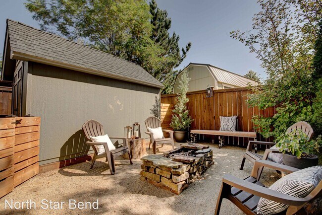 Building Photo - 3 br, 2.5 bath House - 63466 Crestview Dr