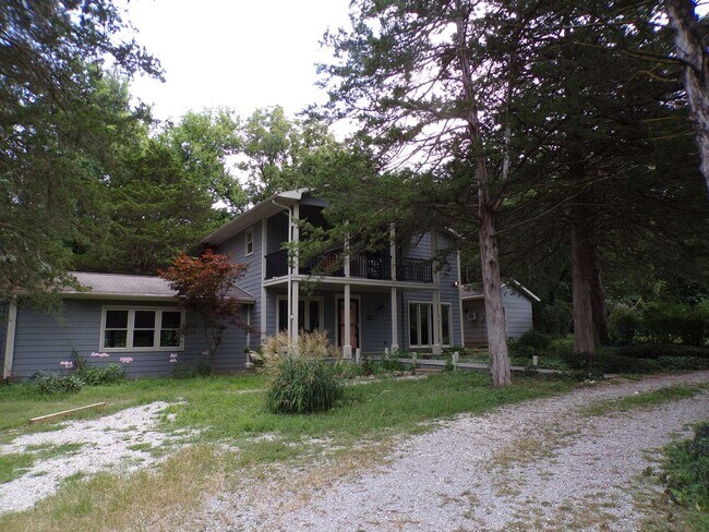 Foto del edificio - Unique 2 Bed 2.5 Bath Country Home!