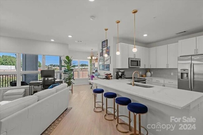 Foto del edificio - 3630 N Davidson St