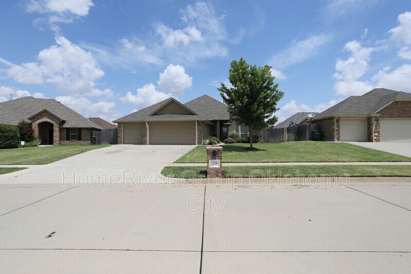 Foto principal - 809 Tea Rose Dr
