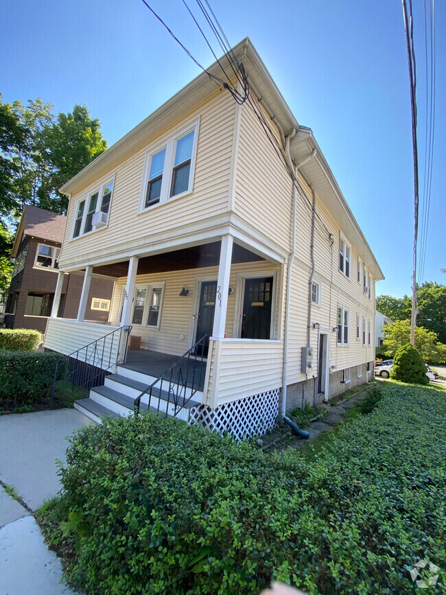 Building Photo - 203 South St