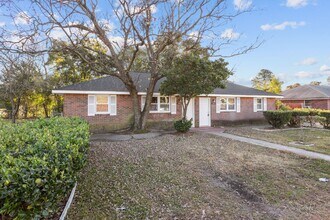 Building Photo - 2000 Flower Ln