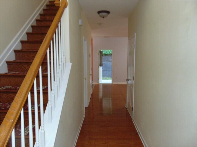 Building Photo - 658 Parc River Blvd