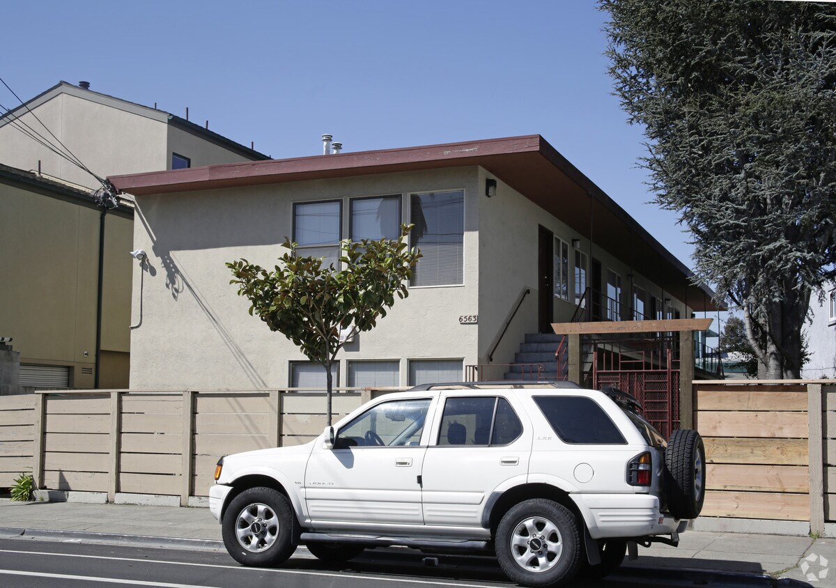 Building Photo - 6563 Shattuck Ave