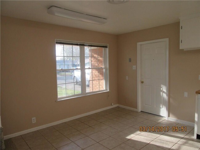 Building Photo - 112 N Imperial Dr